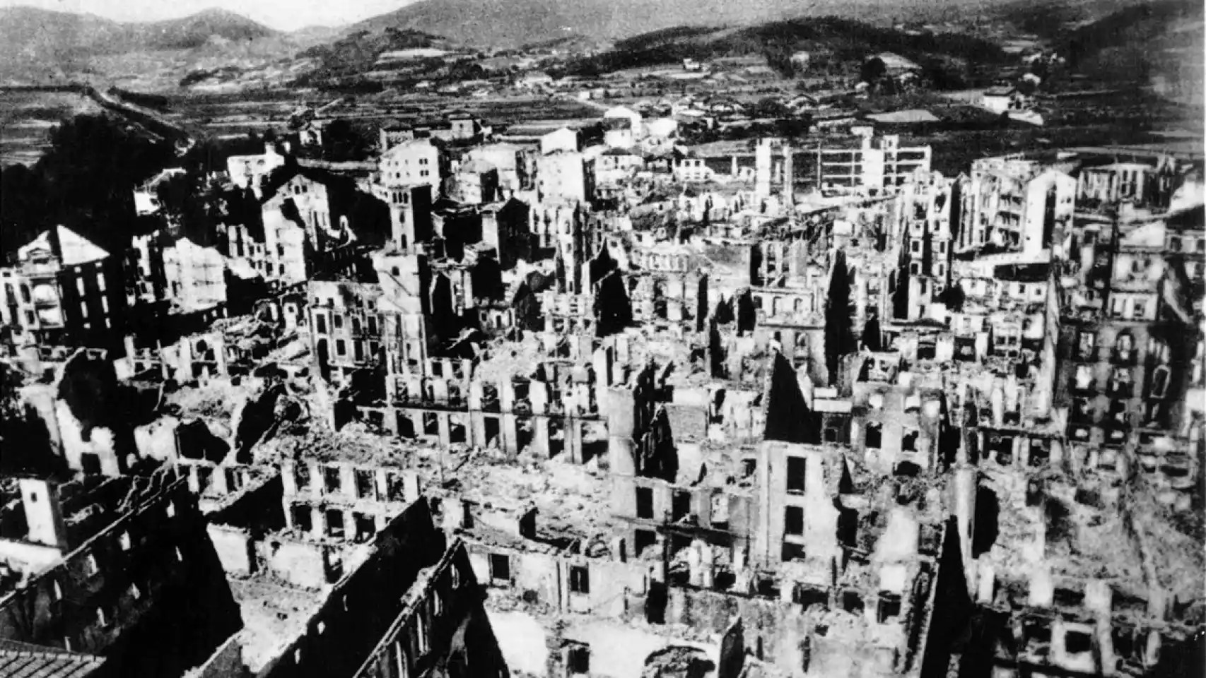 Picasso’s Guernica: Black-and-White Thunderbolts